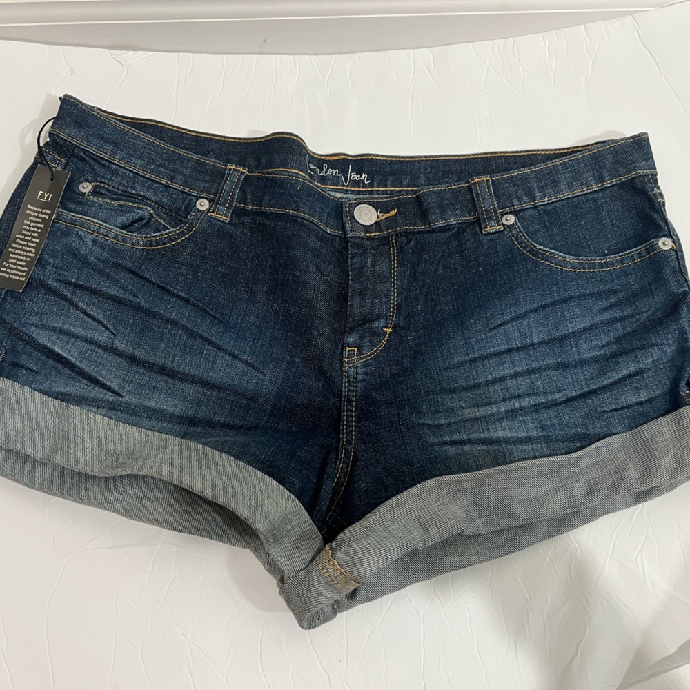 London Jean Rolled‎ Hem Jean Short